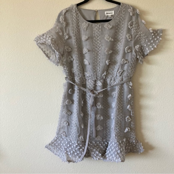 & Mercy Grey Floral Applique Flounce Dress | Size M | New No Tags - Picture 4 of 7